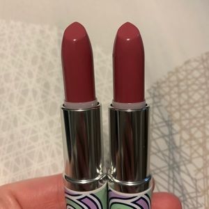 2 Clinique Lipsticks Plum POP